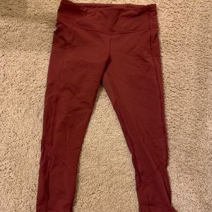 LULULEMON cropped maroon yoga pants
